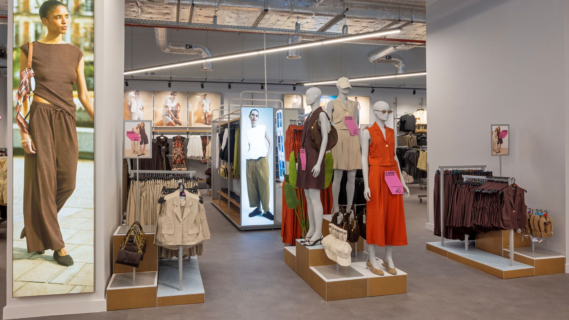 Primark deschide primul magazin din Sibiu: ce planuri de extindere are Primark în România