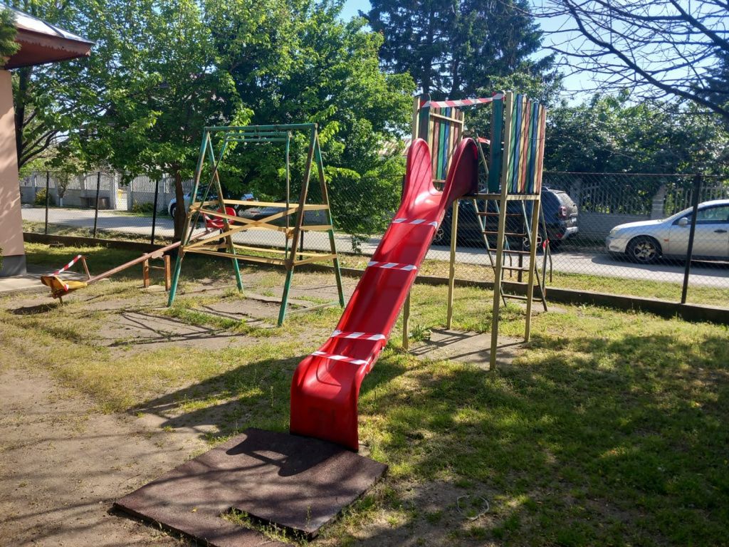 FOTO | Piedone amendează o grădiniță: Acesta închide un loc de joacă - Imagine 4
