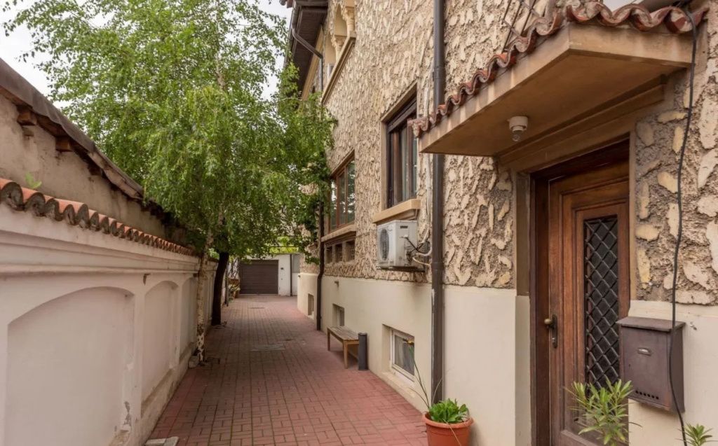 GALERIE FOTO | Vilă interbelică din București, scoasă la vânzare pentru aproape 600.000 de euro - Imagine 10
