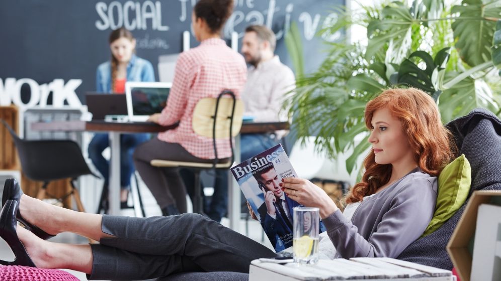 Bugete URIAȘE pentru masaj, săli de jocuri sau camere de meditație. Câți bani cheltuiesc angajatorii pentru retenția angajaților