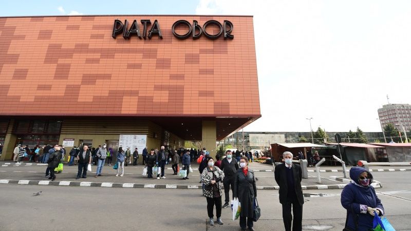 COVID-19 | Au fost montate termoscannere în noua Piață Obor. Accesul se va face numai după termoscanare