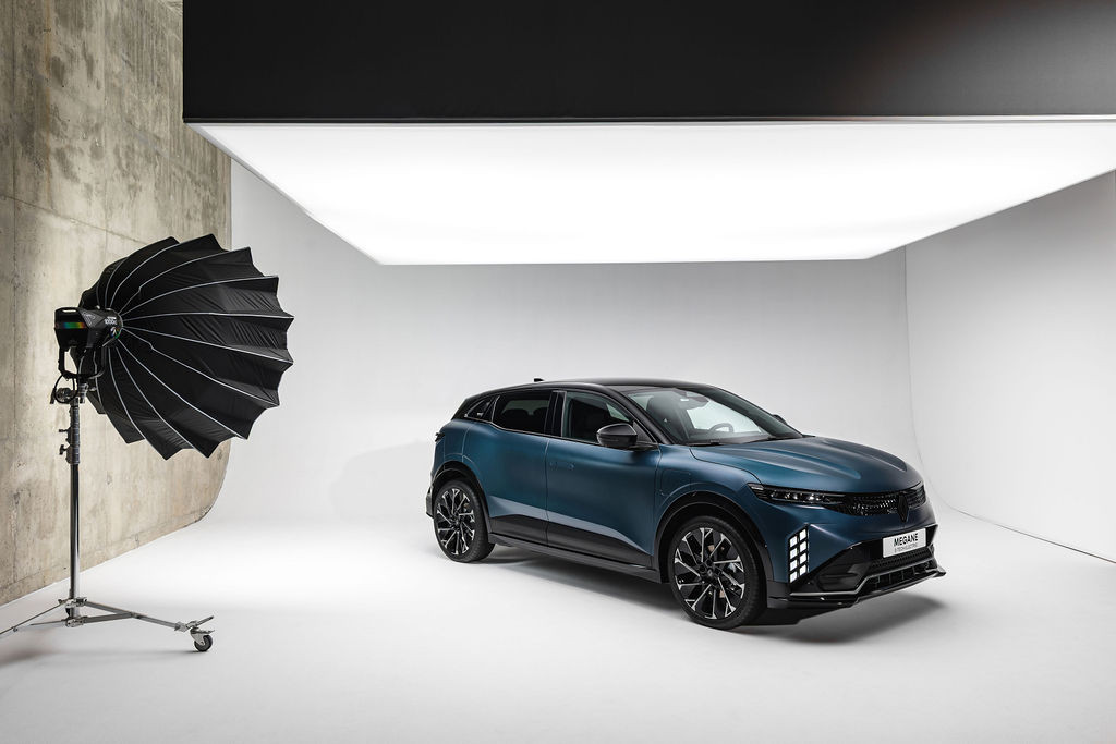 FOTO | Renault prezintă versiunea facelift a lui Megane E-Tech. Care sunt noutățile