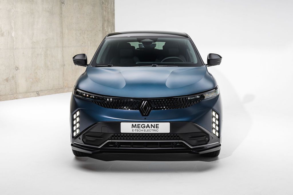 FOTO | Renault prezintă versiunea facelift a lui Megane E-Tech. Care sunt noutățile - Poza 3