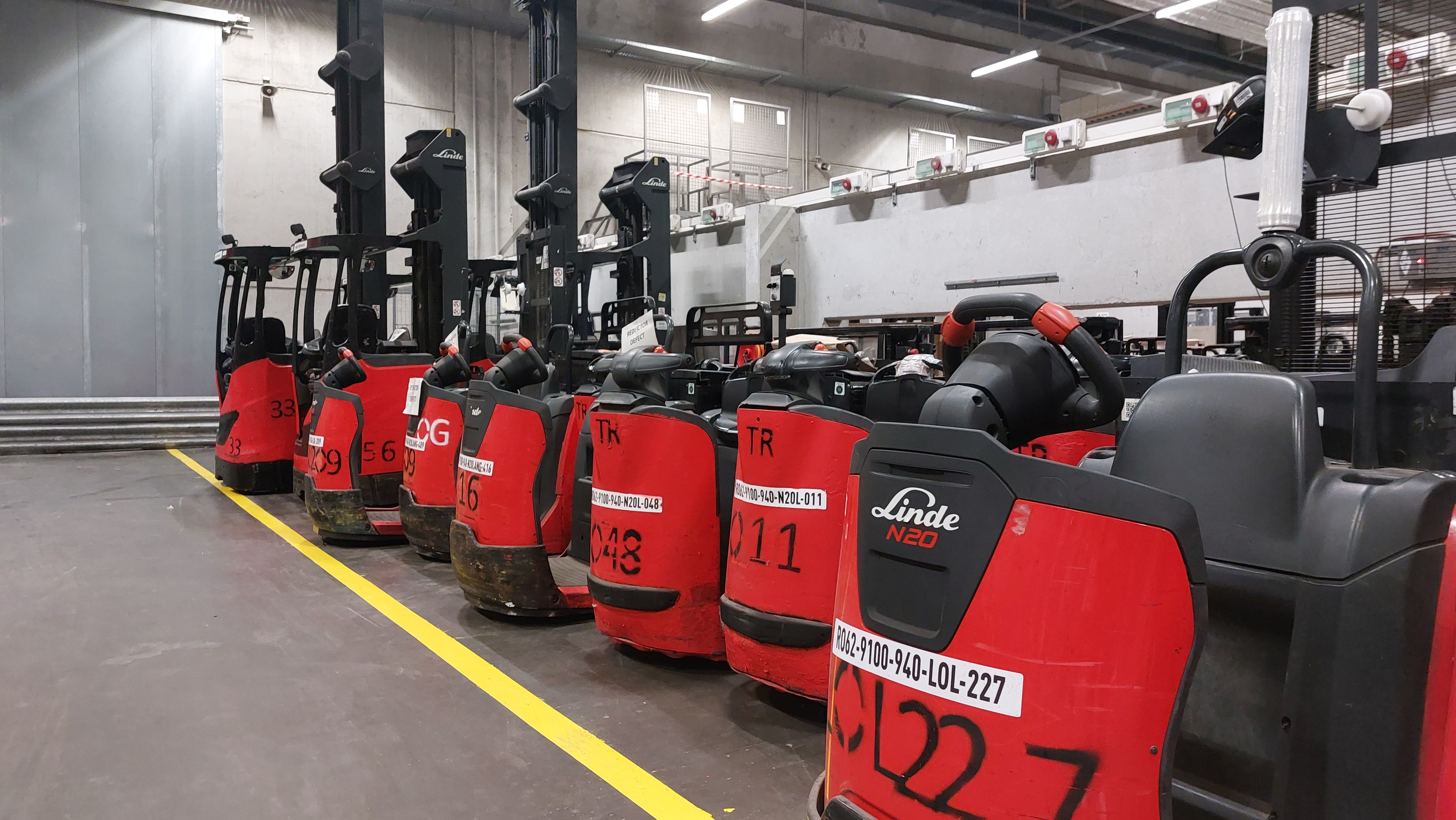 FOTO | ”Mașinăria” din spatele magazinelor Kaufland: Imagini exclusive din centrul logistic de la Turda al nemților - Poza 33