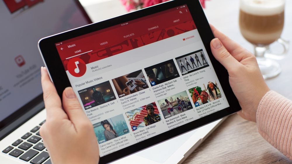 YouTube are un nou design si un nou logo
