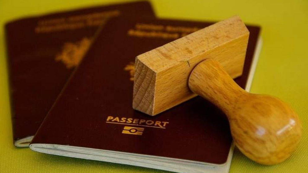 Valabilitatea pasapoartelor simple electronice, extinsa de la 5 la 10 ani