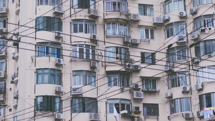 Prețurile locuințelor din Grecia și România, cele mai mari scăderi din UE între 2007 și 2019