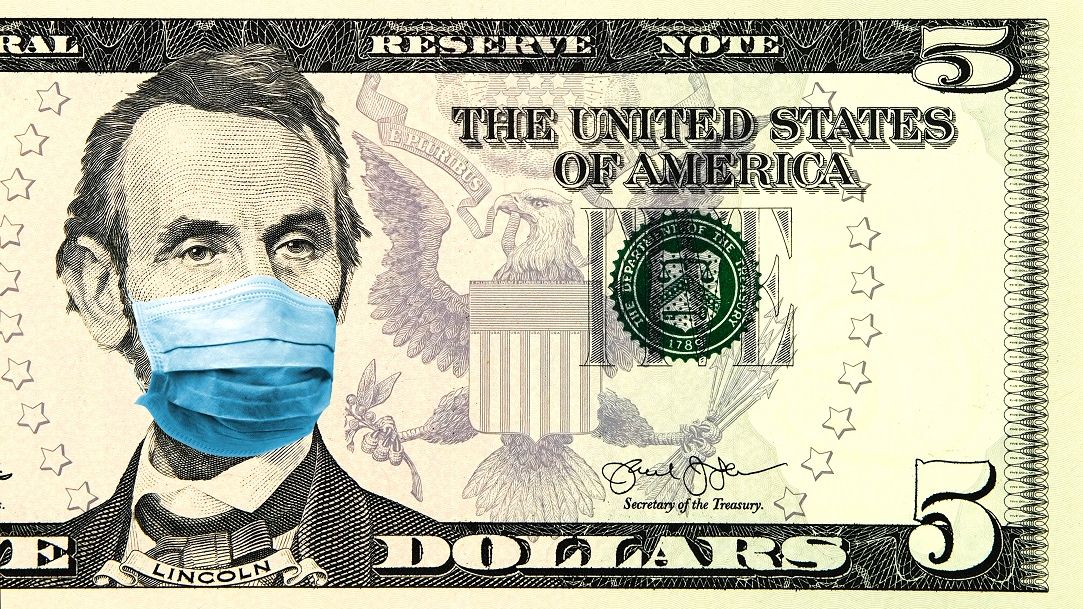 Banii americanilor transformă vânătoarea măștilor de protecție într-un Vest Sălbatic
