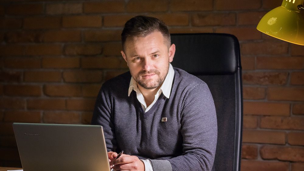 Vasi Andreica, Ted's Coffee: Petrec Craciunul in Maramures, unde traditiile sunt pastrate cu sfiintenie, impreuna cu familia si colindele lui Hrusca