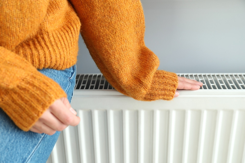 Când se încălzesc caloriferele în București? Termoenergetica începe probele la cald