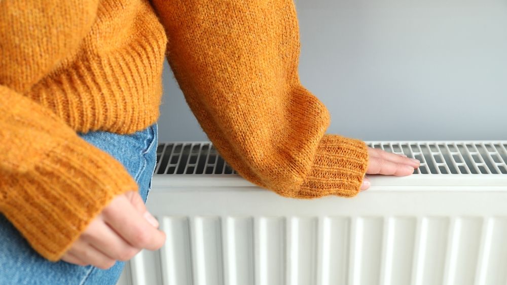 Când se încălzesc caloriferele în București? Termoenergetica începe probele la cald