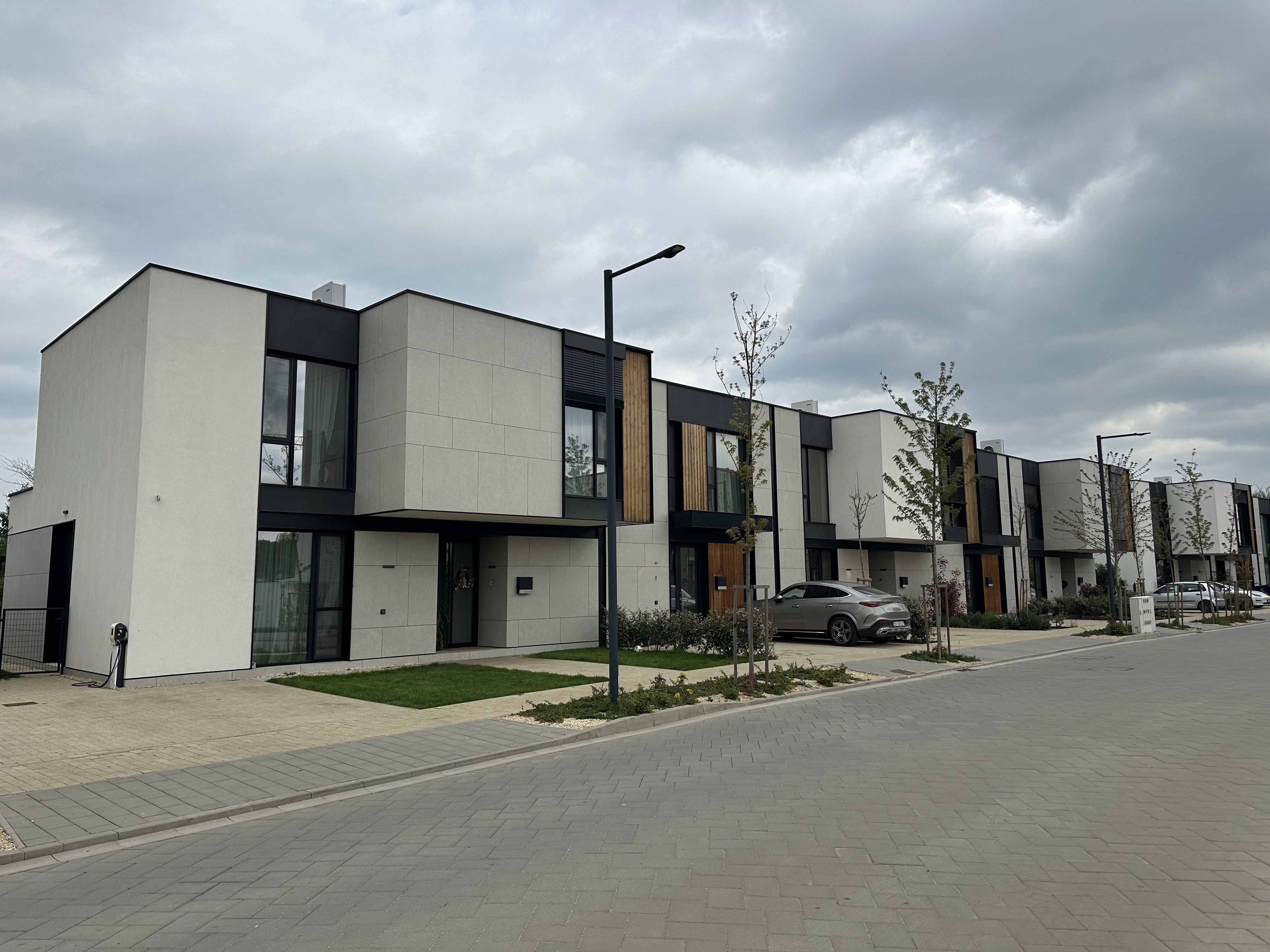 Alesonor și austriecii de la Strabag continuă lucrările la suburbia Amber Forest. Faza a doua a proiectului: 172 de noi locuințe - Poza 7