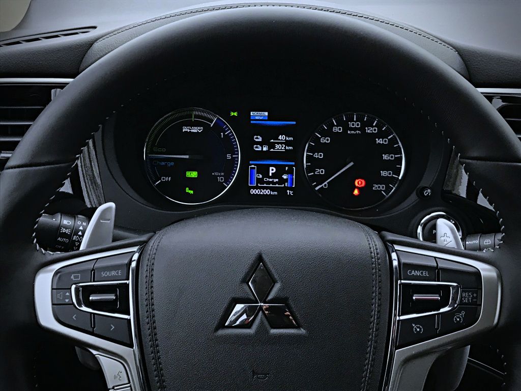 Mitsubishi Outlander PHEV - Imagine 14
