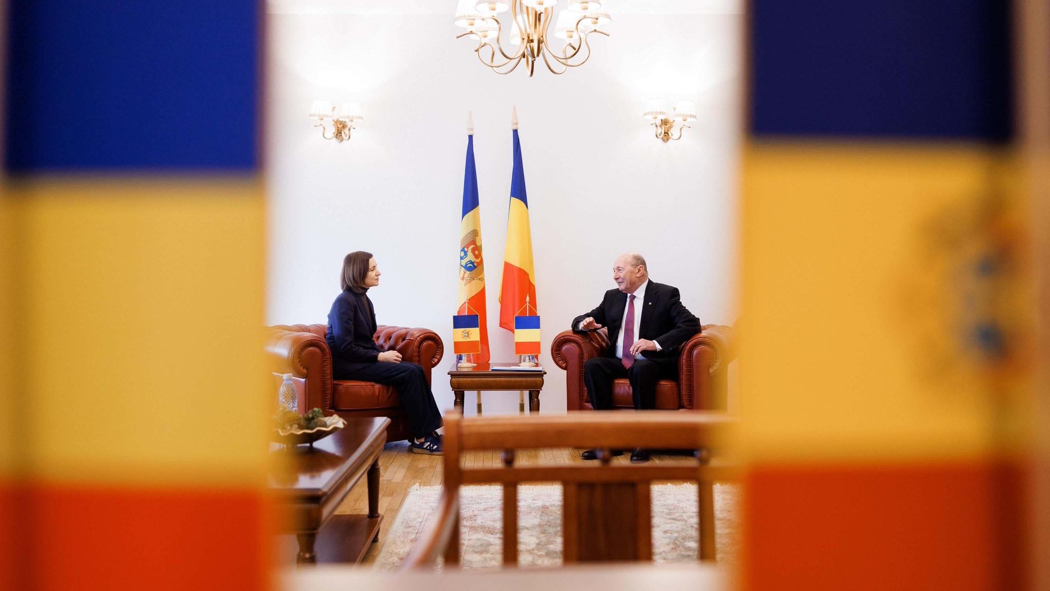 Traian Băsescu a redevenit cetățean moldovean. Maia Sandu: „De azi, sunteți nu doar fratele nostru”
