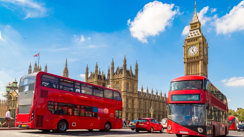 Toamna aceasta românii au călătorit mai ieftin în Marea Britanie și Spania