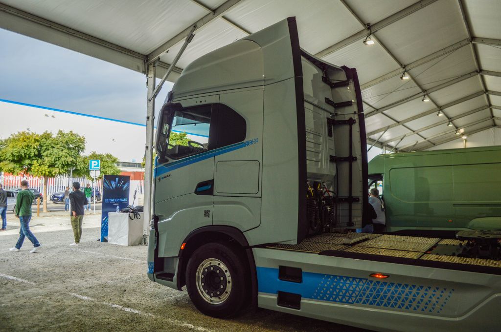 GALERIE FOTO | Iveco prezintă camionul 100% electric S-eWay - Imagine 26