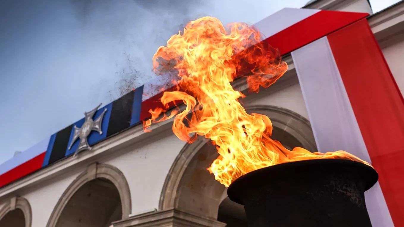 Polonia, zguduită de o nouă criză politică. Președintele s-a întors de urgență în țară, iar opoziția acuză o „lovitură de stat”