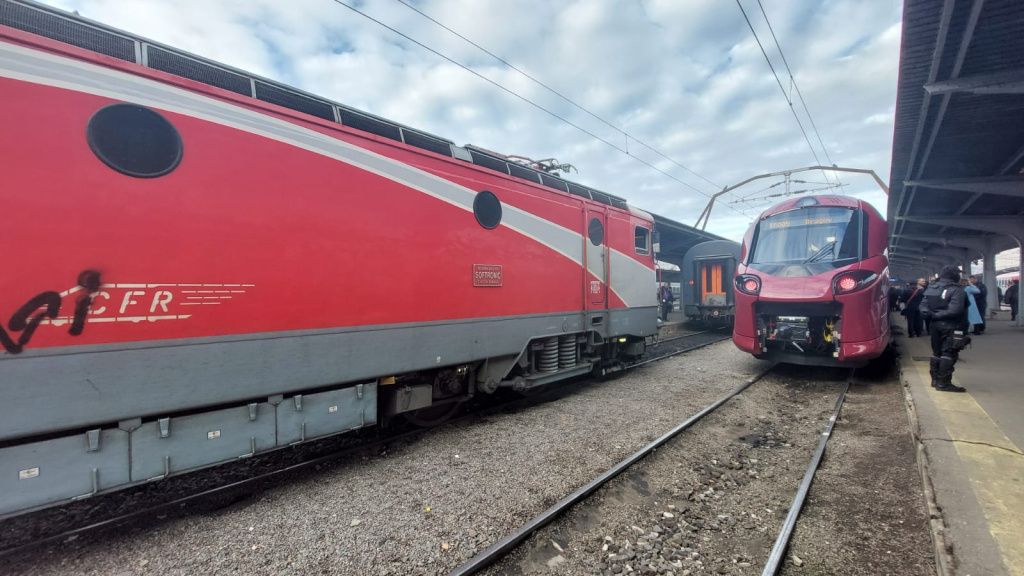 GALERIE FOTO | Primul tren electric cumpărat de România în 40 de ani, gata de prima călătorie - Imagine 19