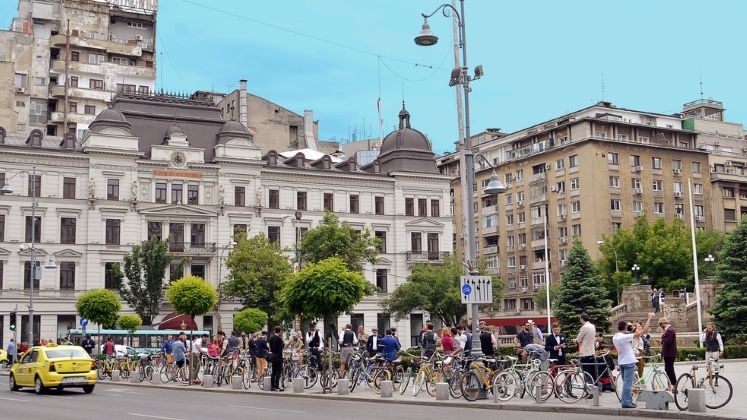 Restrictii rutiere in Capitala, pentru organizarea unor evenimente in apropierea Palatului Parlamentului