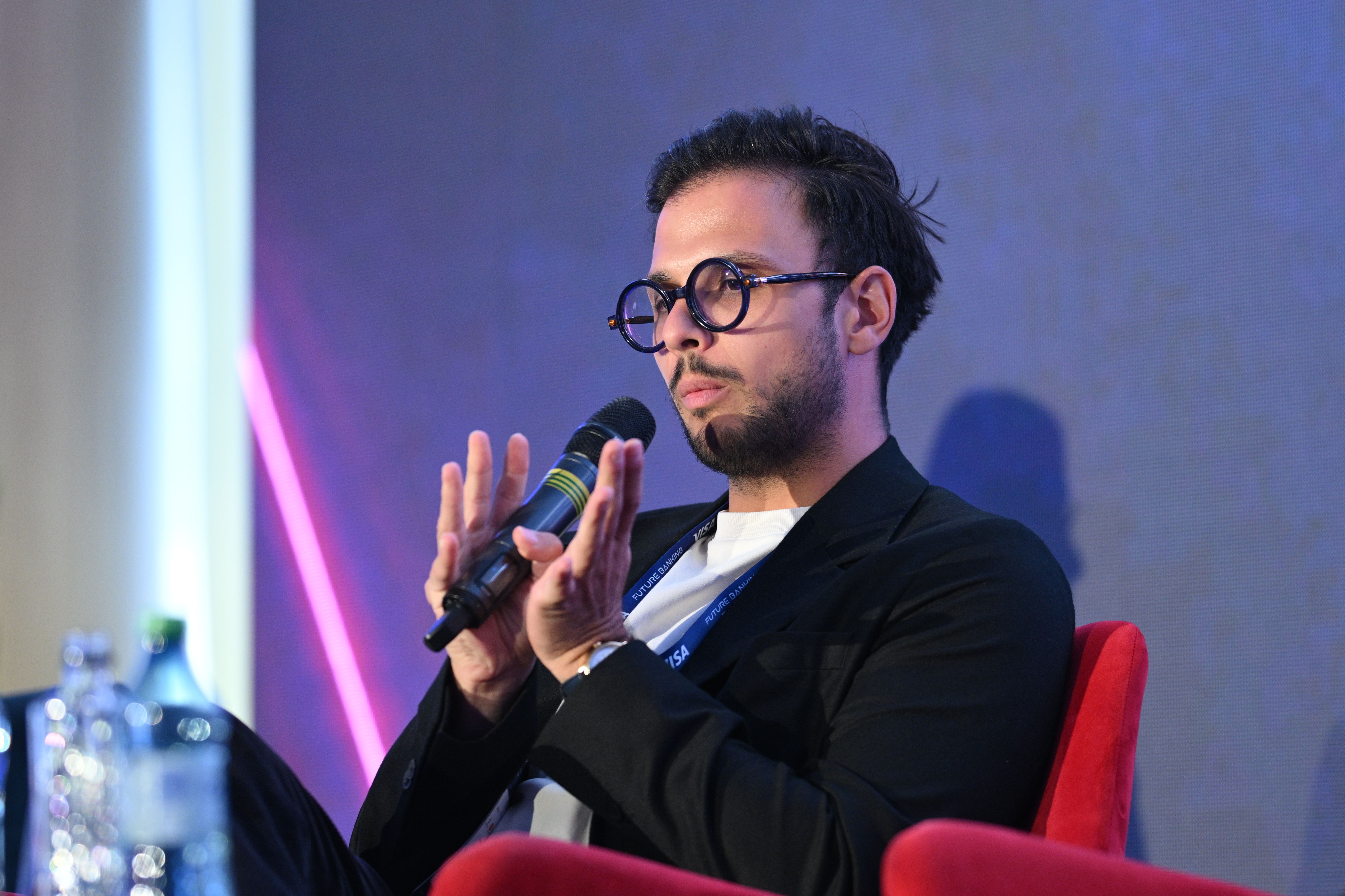 AI va face oamenii mai valoroși sau mai ușor de înlocuit? Andrei Negulescu, Strategy Director Matricia Solutions: Îi va răsplăti pe cei care au investit în ei - Poza 5