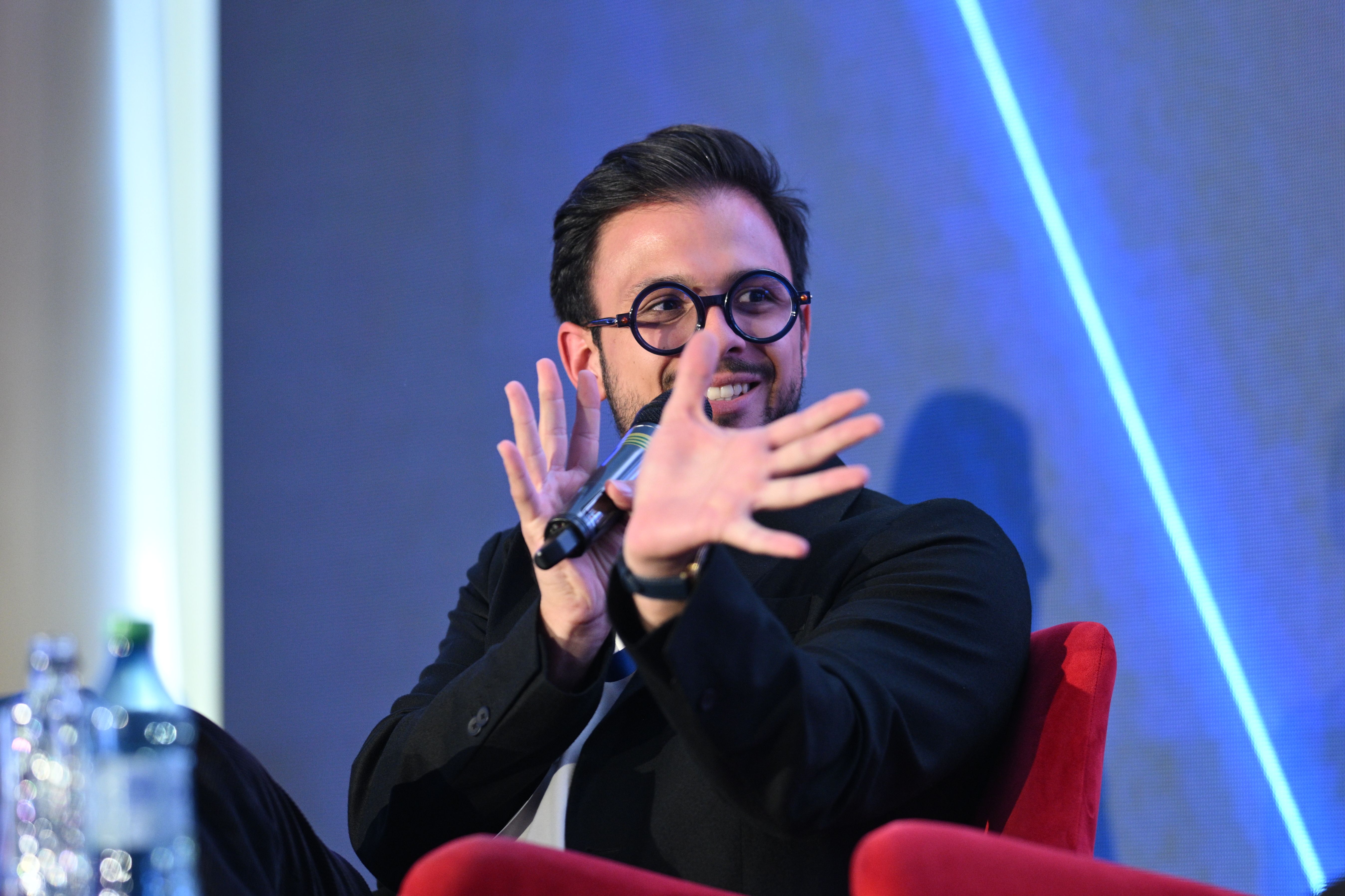AI va face oamenii mai valoroși sau mai ușor de înlocuit? Andrei Negulescu, Strategy Director Matricia Solutions: Îi va răsplăti pe cei care au investit în ei - Poza 4