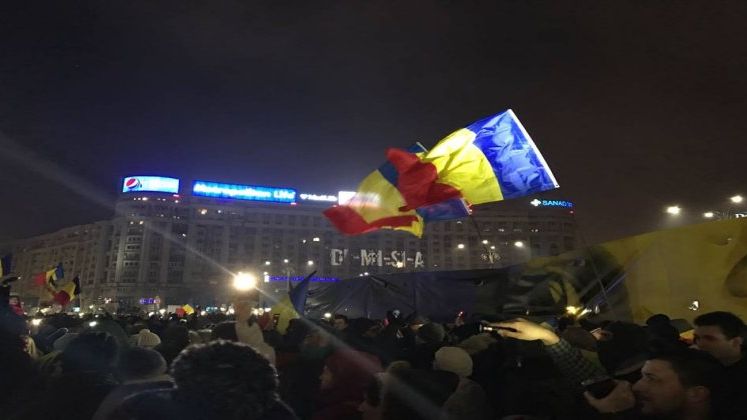 Islandezii organizeaza un protest in semn de solidaritate cu romanii