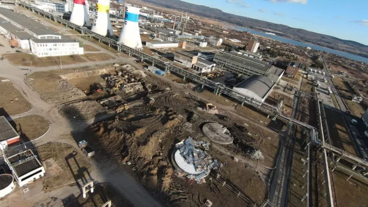 Cel mai mare producător din industria chimică din România își închide parțial activitatea. Peste 1.200 de angajați vor fi concediați