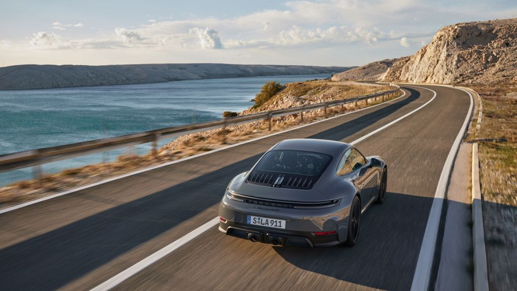 GALERIE FOTO | Porsche a prezentat primul 911 cu motor cu tehnologie hibridă - Imagine 20