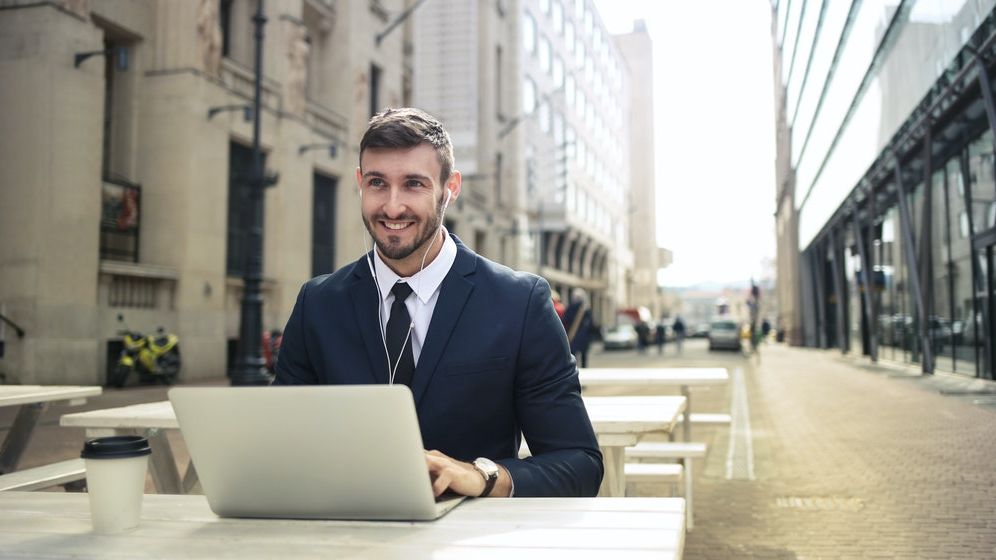 Freelancing-ul versus relațiile de muncă