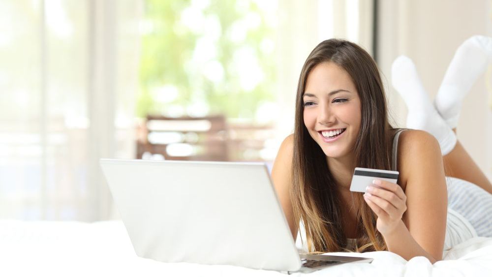 Studiu MasterCard: Generația Z se bazează pe tehnologie, însă este fana interacțunii față-n față