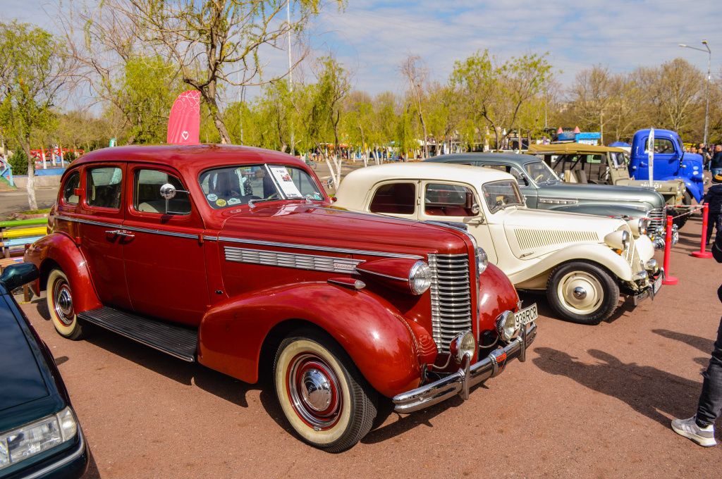 FOTO | Retroparada Primăverii: Ce am văzut la cea mai mare expoziție de mașini retro din țară - Imagine 41