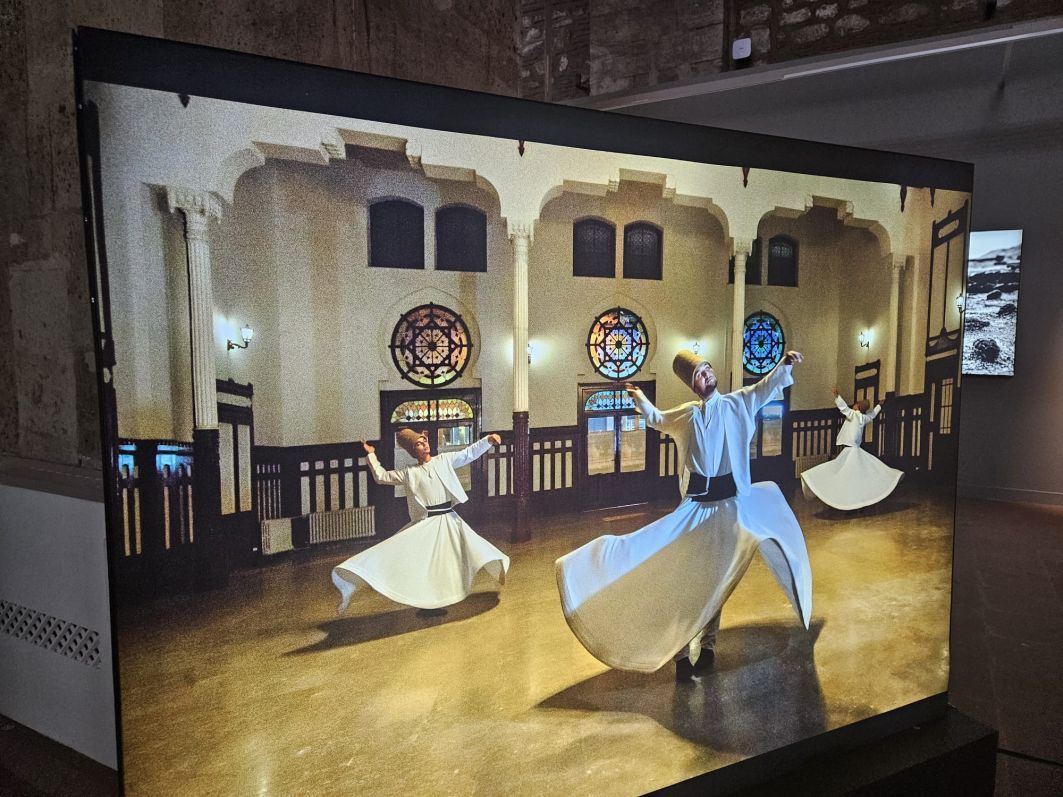 [FOTO] Istanbulul dincolo de clișee: O incursiune în lumea artei contemporane și a experiențelor neașteptate - Poza 4