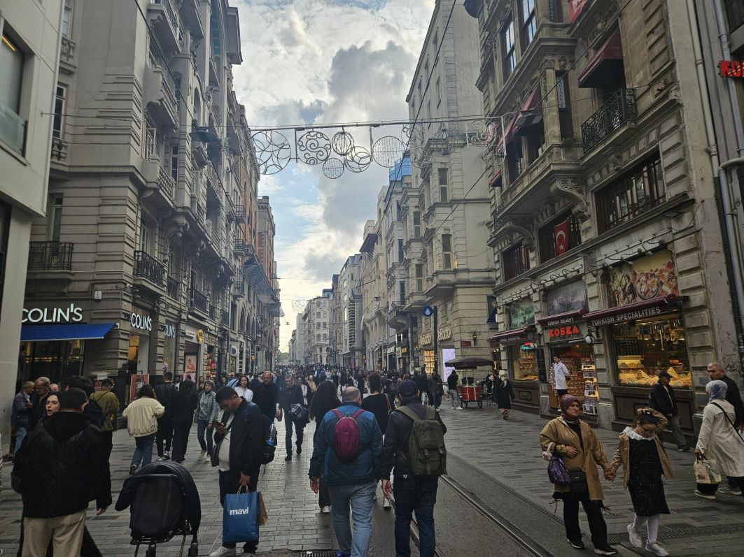 [FOTO] Istanbulul dincolo de clișee: O incursiune în lumea artei contemporane și a experiențelor neașteptate - Poza 40
