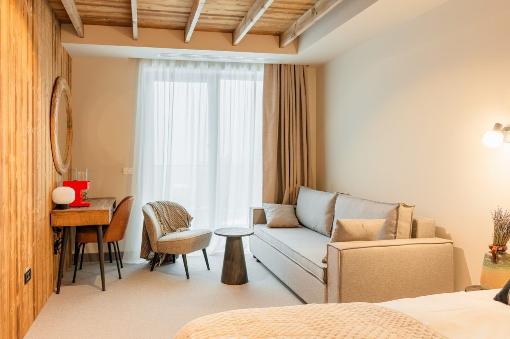 GALERIE FOTO | A fost inaugurat un nou proiect turistic de lux în inima Bucegilor - Imagine 17