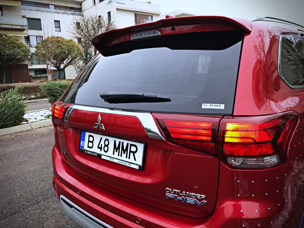 Mitsubishi Outlander PHEV - Imagine 27