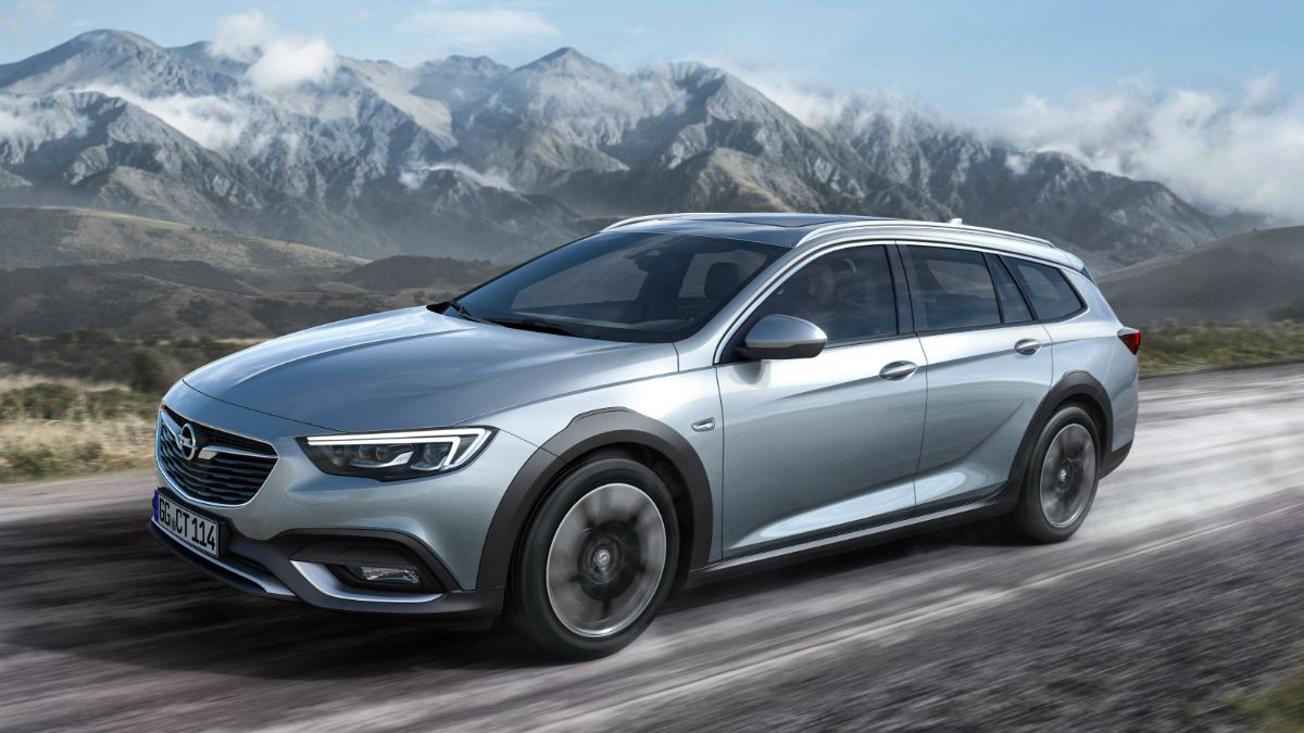 Opel Insignia Country Tourer vine cu tractiune integrala si garda la sol mai inalta