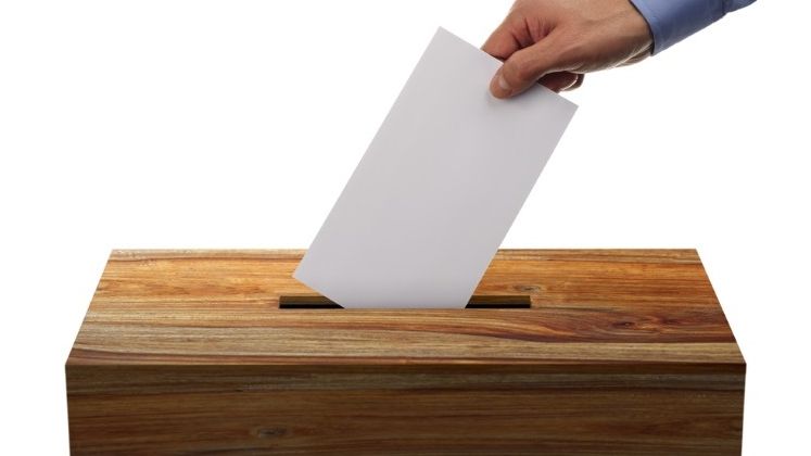 Locuitorii unei comune din Buzau, din nou la urne dupa ce in 5 iunie primii doi clasati au obtinut numar egal de voturi