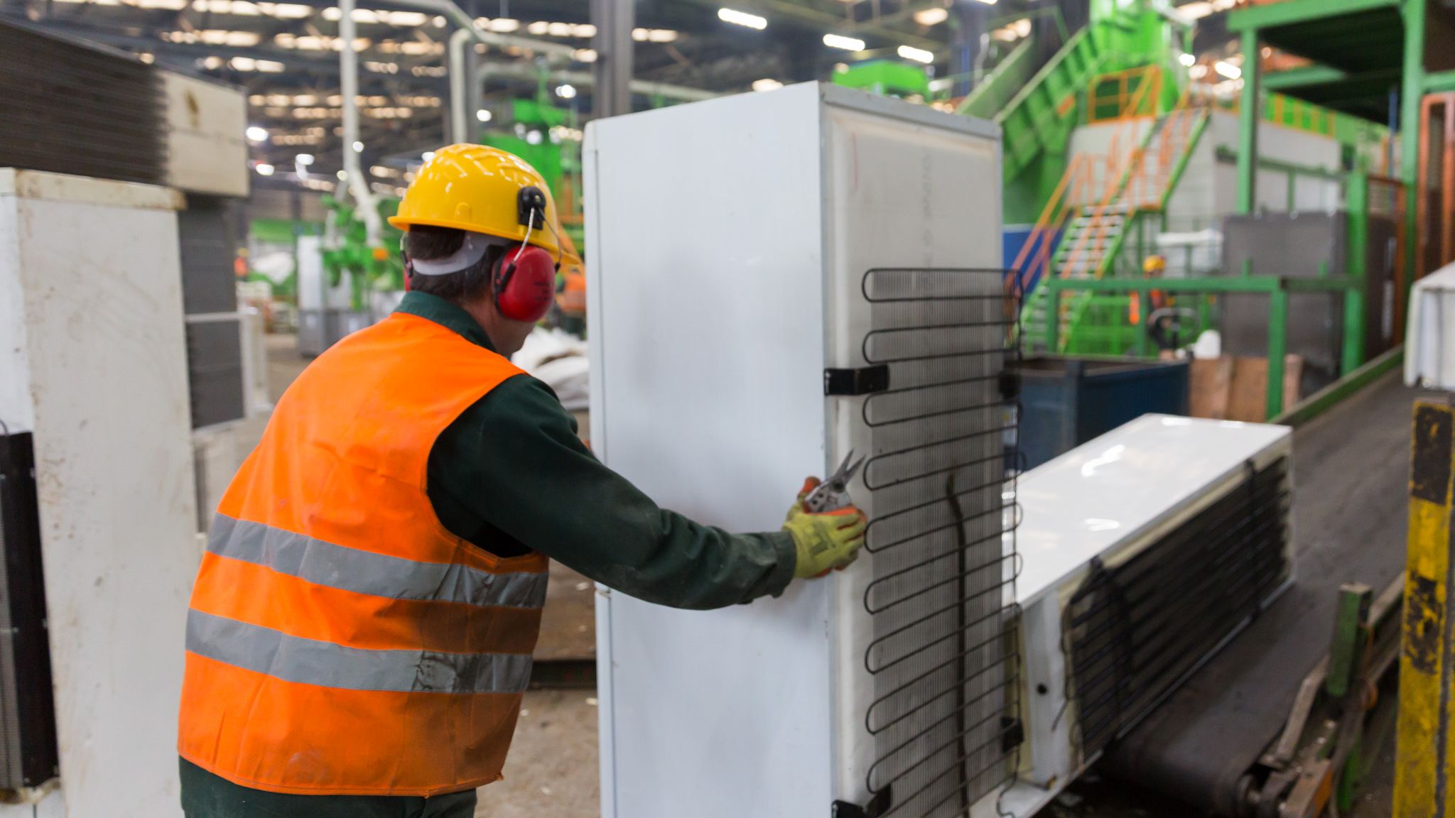 GreenWEEE construiește o fabrică de reciclare deșeuri de echipamente electrice și electronice, în România