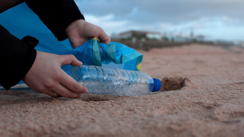 „Plătești cât arunci”: Proiect de lege care prevede taxe MARI pentru cei care nu reciclează