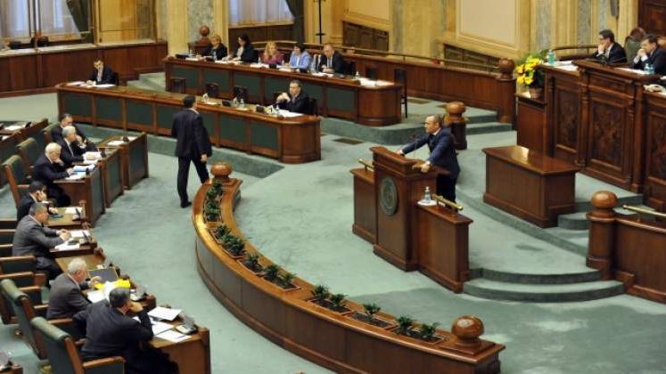 Aproape toate comisiile din Camera Deputatilor cer sa lucreze in vacanta