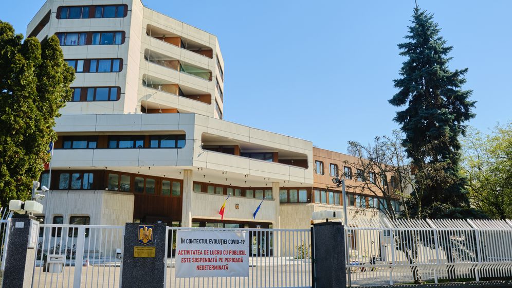 VIDEO | Muncitorii români acuză gazdele germane de abuz de putere în crearea condițiilor de muncă