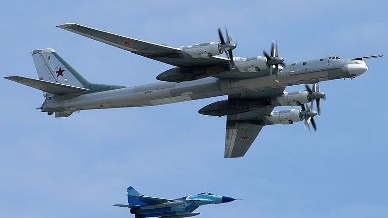 Avioane de lupta americane au interceptat bombardiere rusesti in spatiul aerian international din largul coastelor Alaska