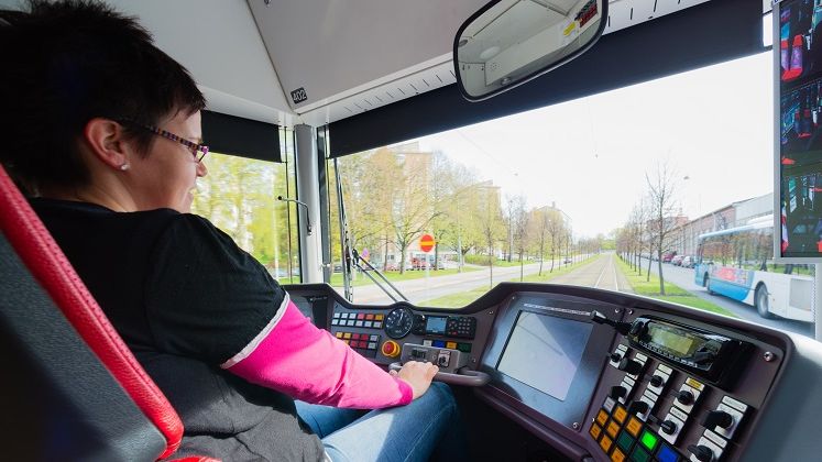 GFR vrea sa angajeze femei mecanic de locomotiva: In Romania este mai usor pentru o femeie sa ajunga pilot de avion