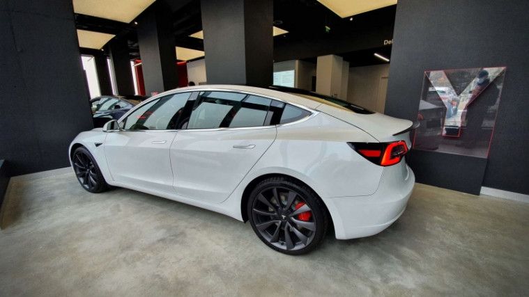 Cum se pot vinde în România mașini Tesla prin programul Rabla