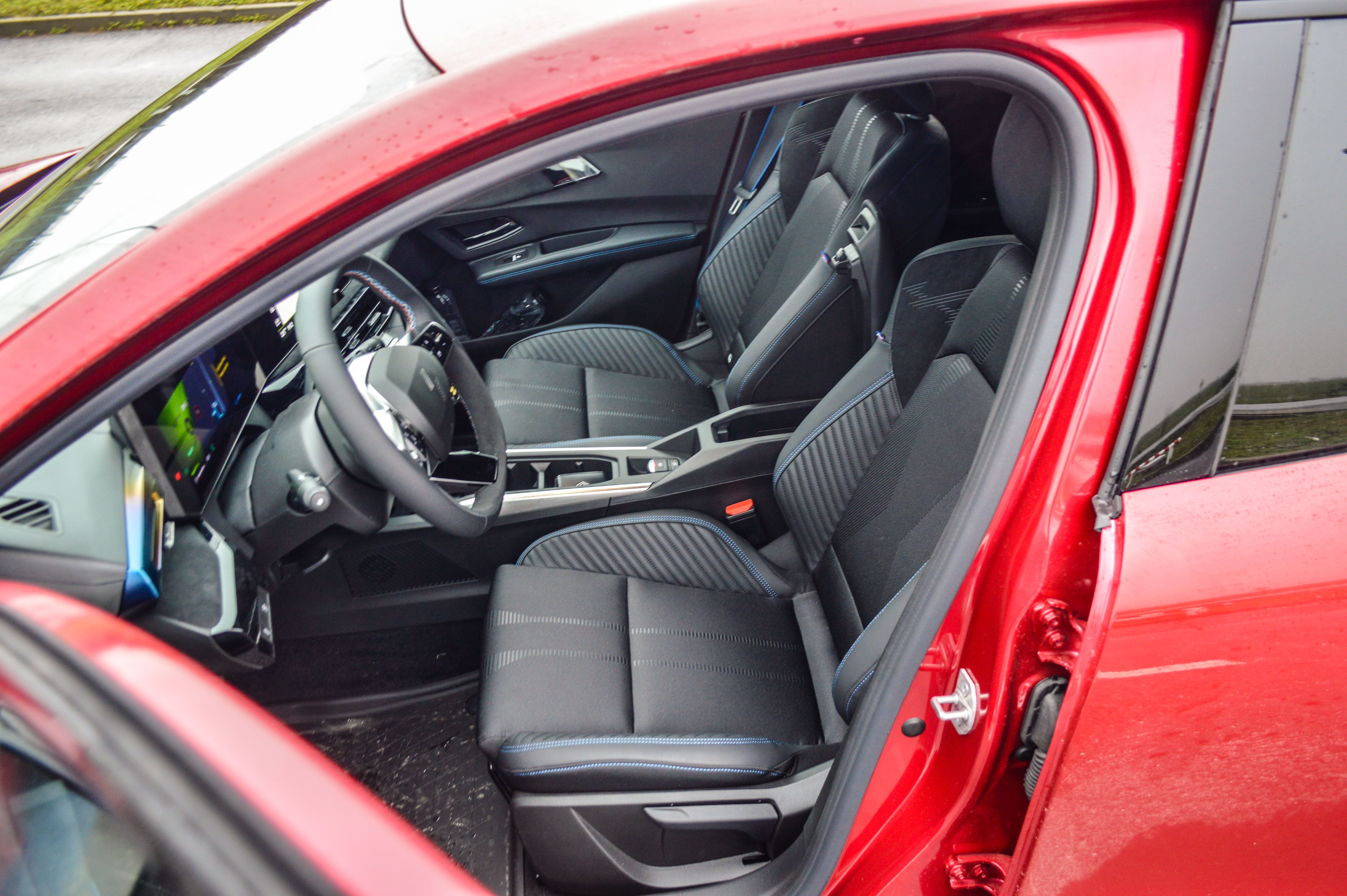 FOTO | Prim contact cu Renault Clio 6: Cât de bună este noua generație a best-sellerului francez - Poza 34