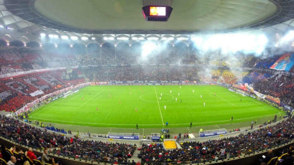 Americanii bogaţi cumpără cluburi de fotbal europene la preţuri reduse