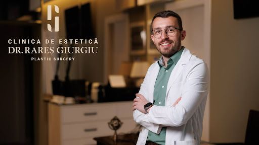„Nu cred în perfecțiune.” Ce a învățat un chirurg plastician român în clinicile de top din Europa