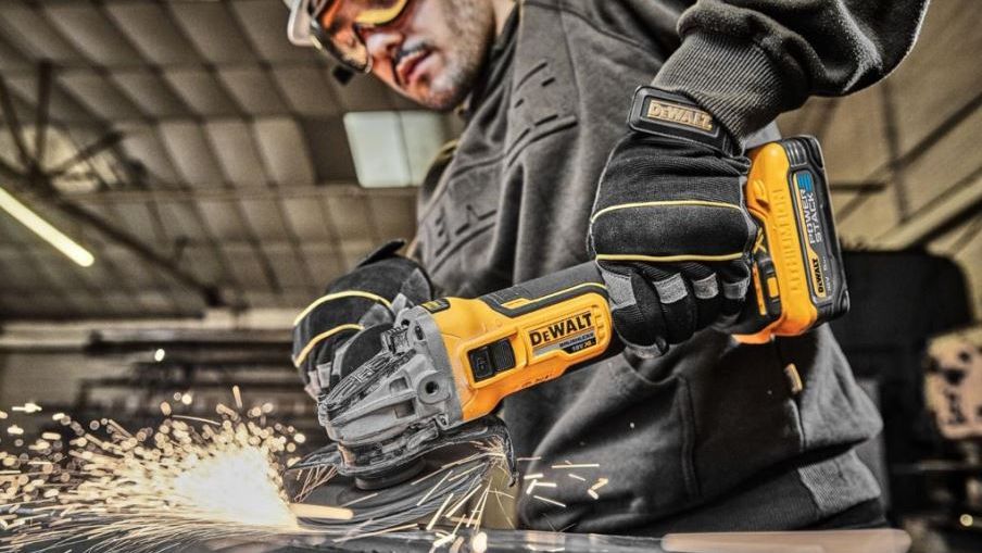 Stanley Black & Decker, liderul mondial în industria sculelor electrice profesionale, și-a retras operațiunile din Rusia dar le păstrează în Ucraina!