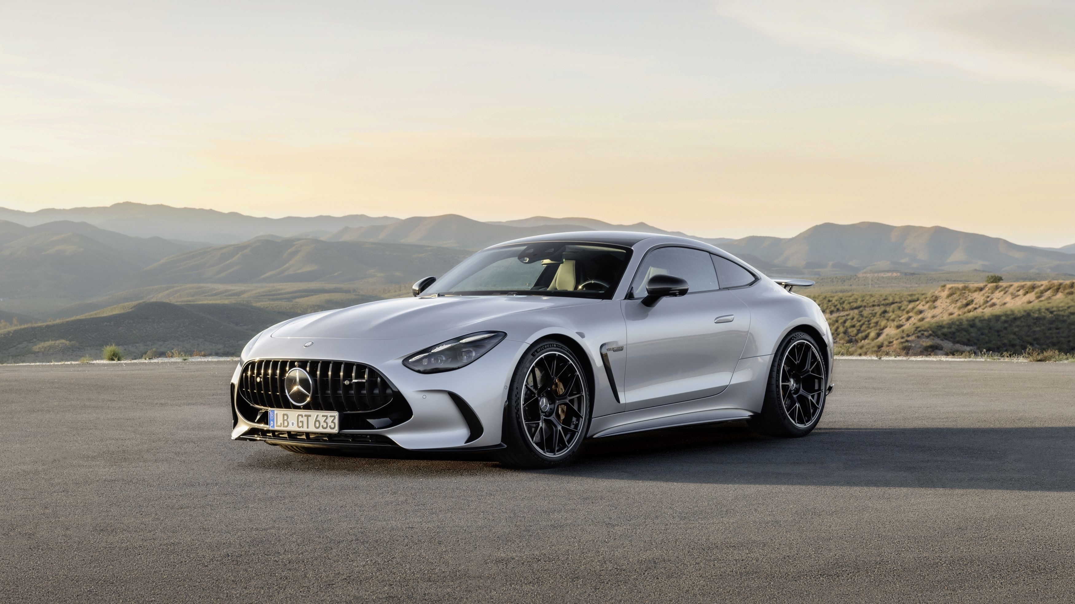 Noul Mercedes-AMG GT este aici și ai nevoie de ochelari ca să vezi diferențele