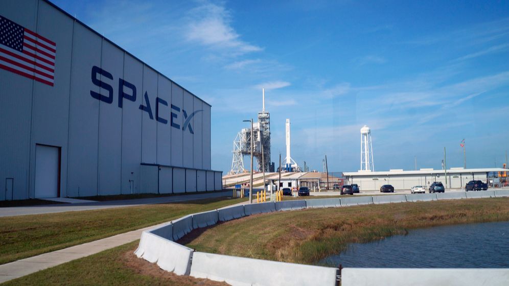 Testarea unei noi rachete a SpaceX, anulată cu 1,3 secunde înainte de lansare